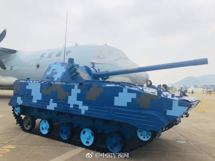 Китайская "Нона-С": новую десантную САУ КНР показали в Чжухае