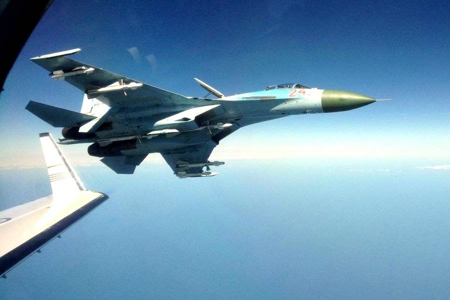 ВМС США показали «небезопасный» перехват своего разведчика русским Су-27