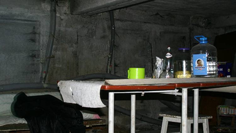 Гуманитарная катастрофа на Трудовских: люди пятый год живут в бомбоубежище