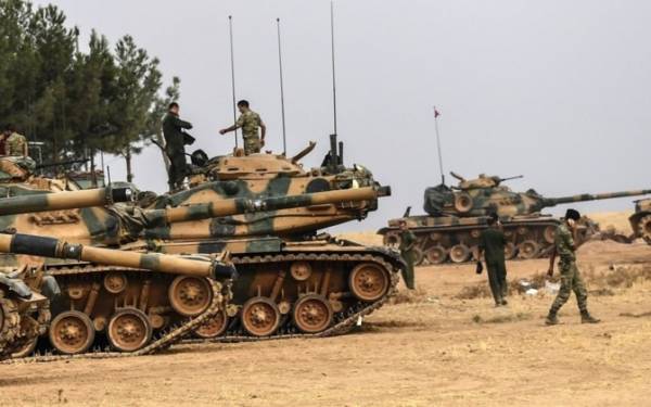Турецкие войска готовы к наступлению на проамериканские силы в Сирии