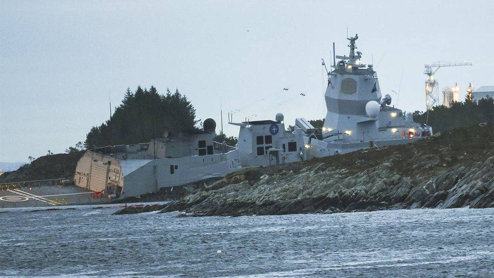Кульминация учений НАТО: фрегат протаранил танкер