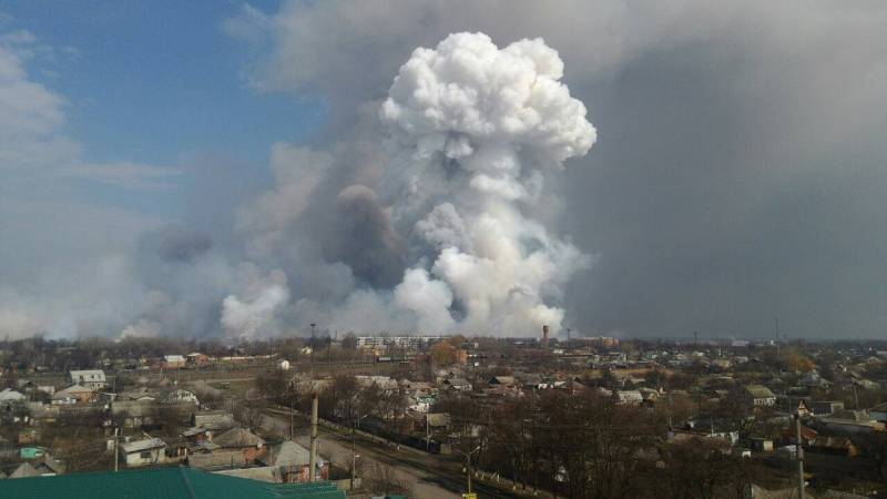 Взрывы складов с боеприпасами на Украине, наконец, ударили по самой армии