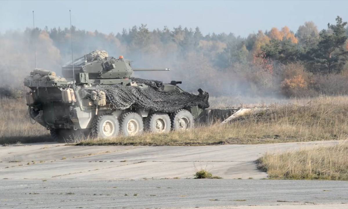 СМИ США уверены: новая пушка Stryker поборется с бронетехникой России