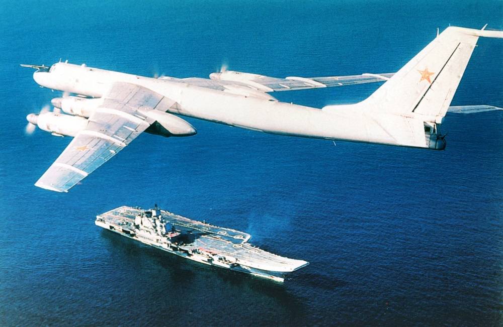 В Северный флот поступил Ту-142 для борьбы с подводными лодками