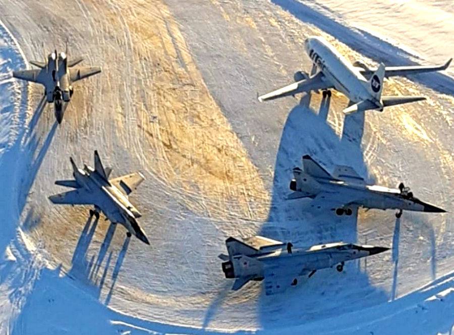 Четыре перехватчика МиГ-31 не могут покинуть Уcинск пятый день