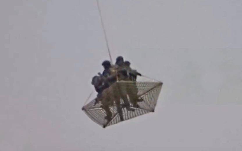 Источник: Спецназ ФСО вывозили на вертолете из Кремля на спецоперацию