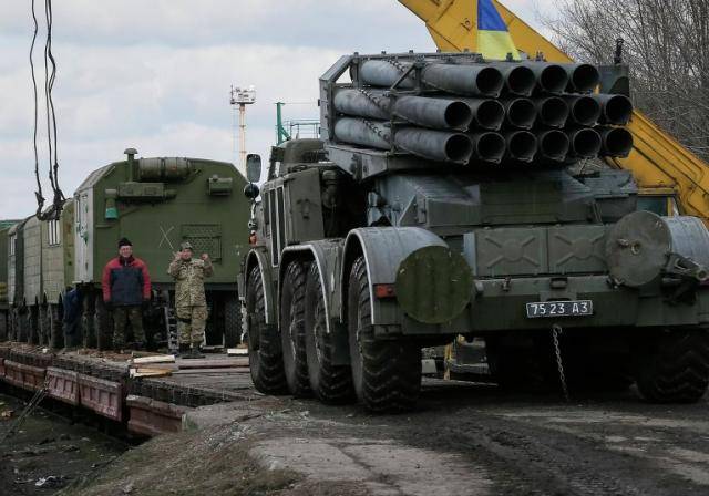 Силовой сценарий ВСУ: Киев перебрасывает в Донбасс все новые войска