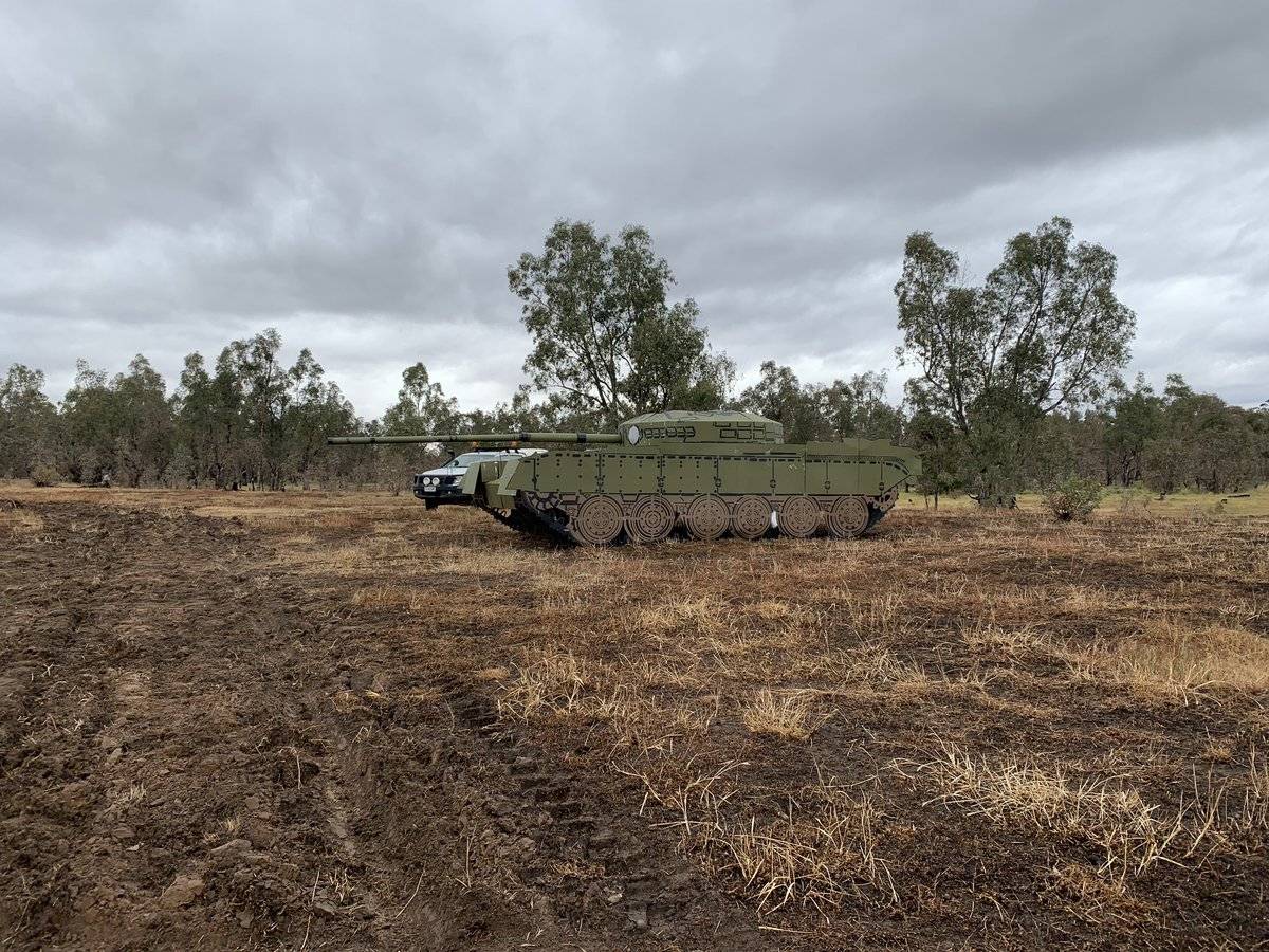 Австралийских танкистов готовят к боям с российскими Т-80 и БМП-3