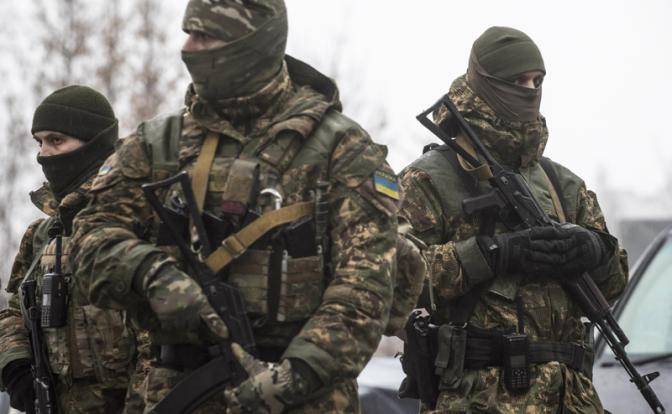 Киев ликует: Донбасс сдается без боя