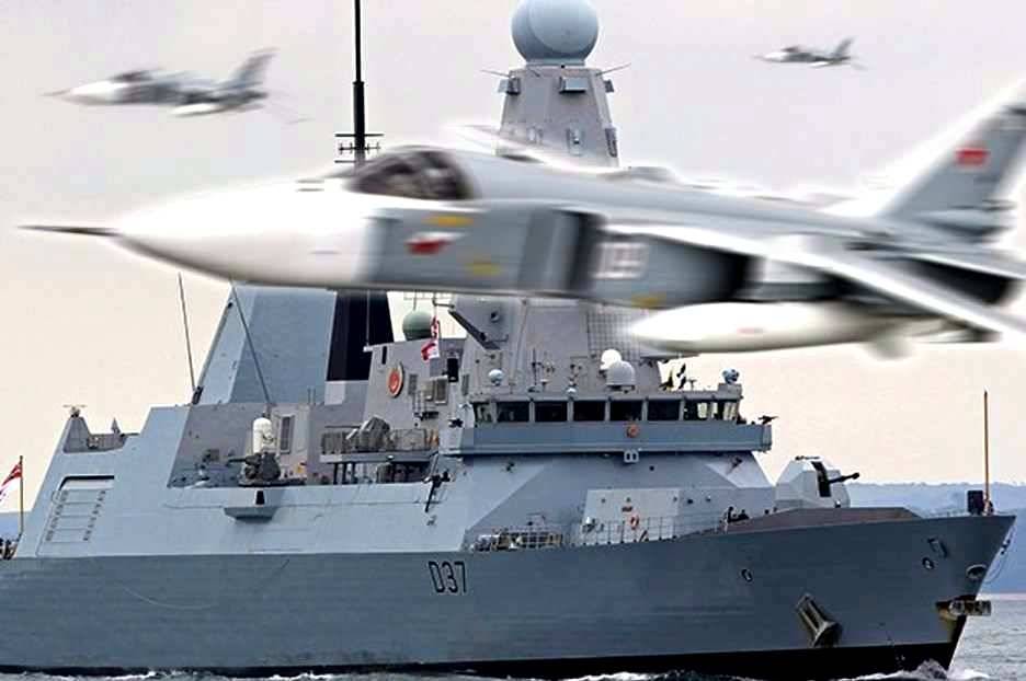 Британский шок: 17 самолётов ВКС РФ «атаковали» новейший британский эсминец