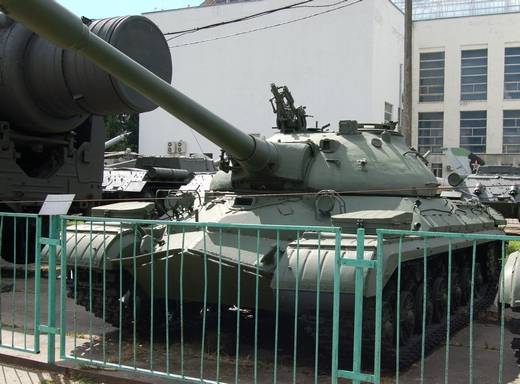 Мощный и красивый: советскому тяжелому танку Т-10 исполнилось 65 лет