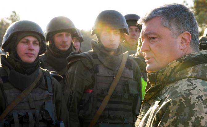 Порошенко стягивает войска к Крыму