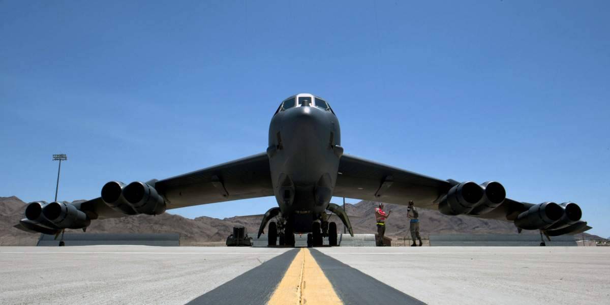 Командир эскадрильи бомбардировщиков ВВС США уволен за неприличные рисунки