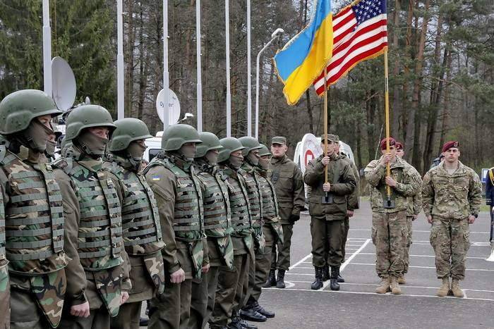 Наемники США прибыли на Донбасс: «янки» готовят украинцев к диверсии в ЛНР