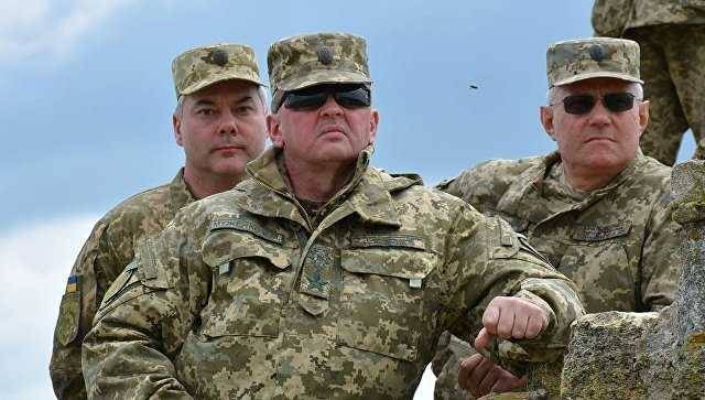 В шаге от войны: военное руководство Украины срочно вылетает в АТО