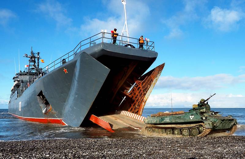 Грусть черных беретов: Российский десантный флот значительно отстал