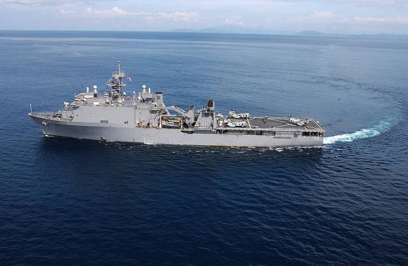 США направили в Черное море десантный корабль