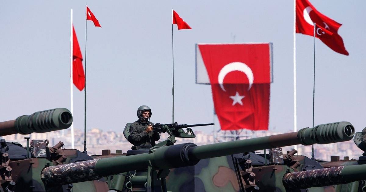 Удар широким фронтом: Турция стянула для YPG 80-тысячный кулак