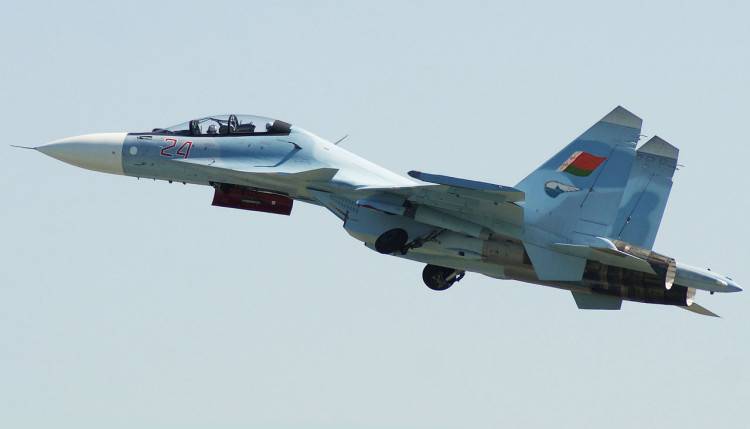 Почему Москва не торопится поставлять Беларуси боевые самолеты