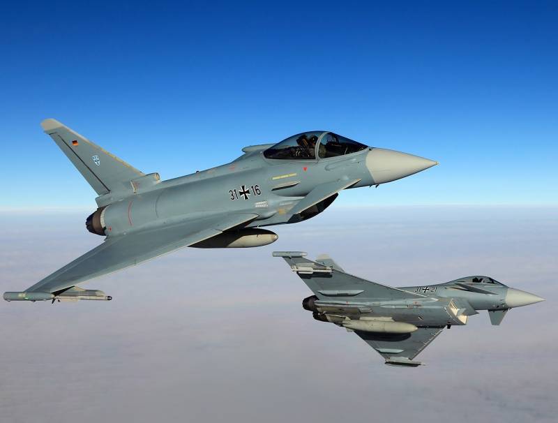 НАТОвские самолёты тренируются в небе над Эстонией