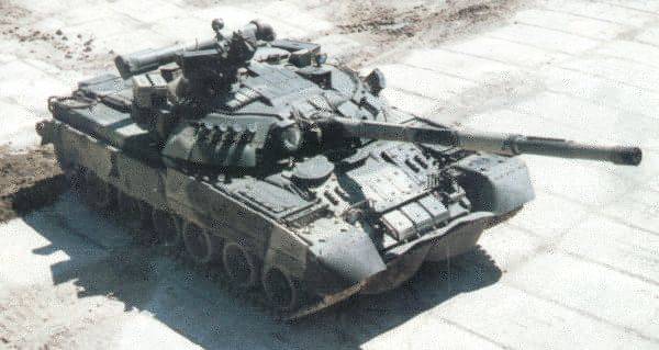 Как Т-64А стал жертвой Т-80УД: на показе снаряд пробил танк насквозь