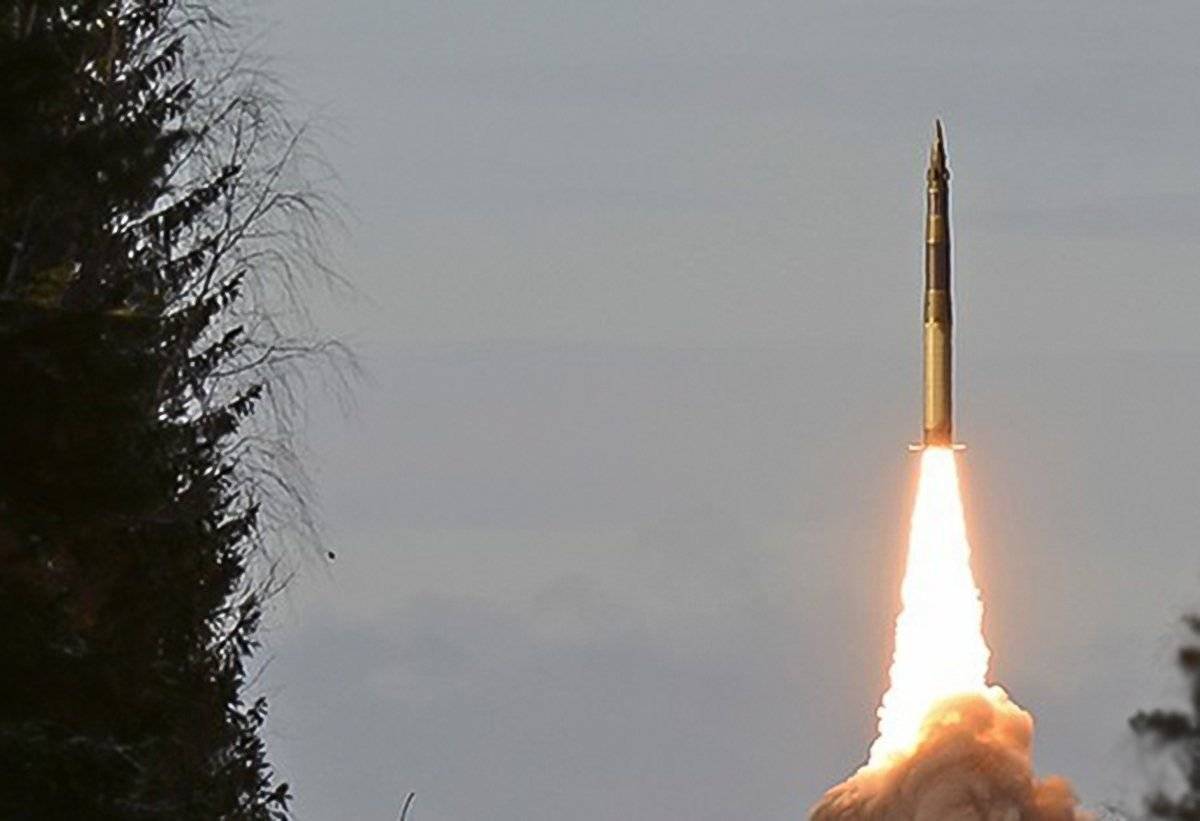 Минобороны сообщило об успешном пуске ракеты "Ярс" Минобороны сообщило об успешном пуске ракеты "Ярс"