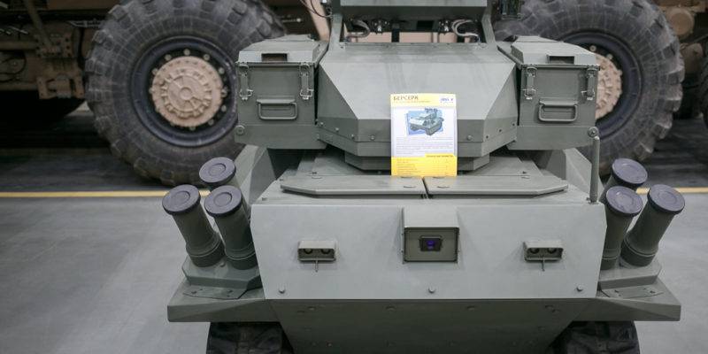 Cнайперская винтовка и робот, похожий на терминатора - новинки ВПК Беларуси