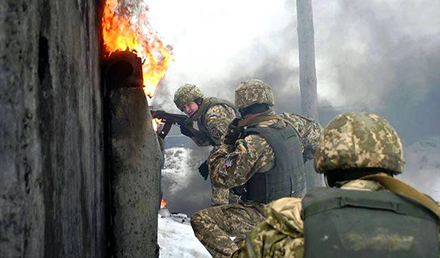 Четверо бойцов ВСУ взлетели на воздух в ЛНР, «воины света» торгуют оружием