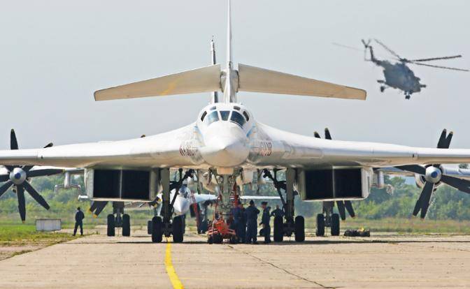 Возрождение Ту-160: Зачем Путин заставил летать музейные экспонаты