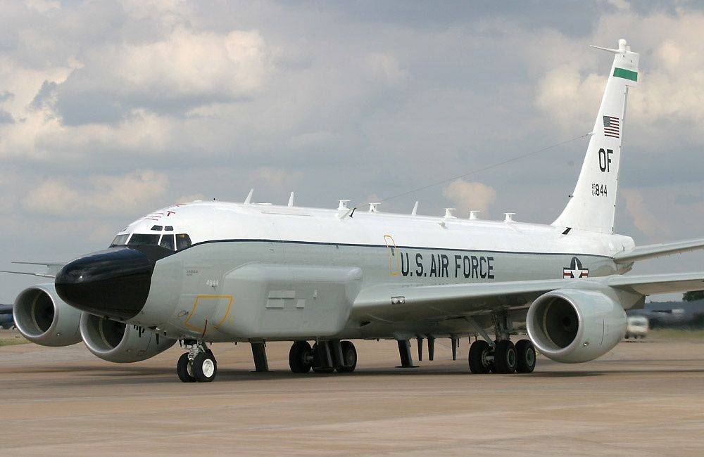 Американские самолеты-разведчики продолжают «бродить» у границ России
