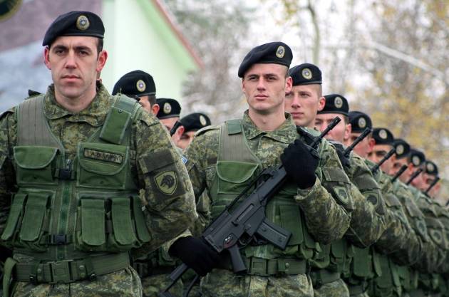 Перевооружение армии Косово вызывает обеспокоенность у Сербии