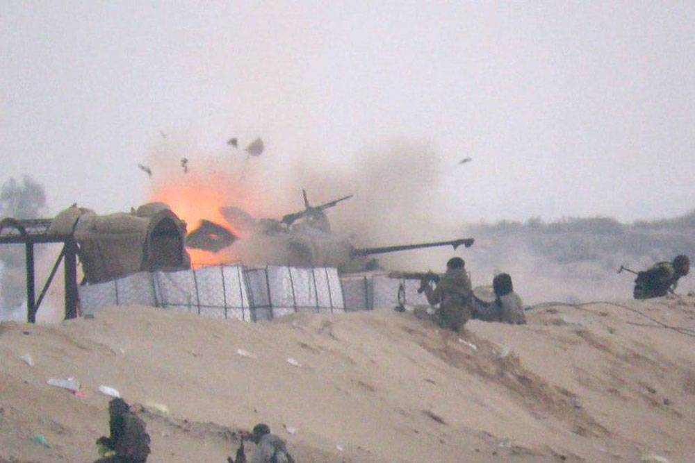 Потерянный блокпост: террористы уничтожили танк и две БМП армии Египта