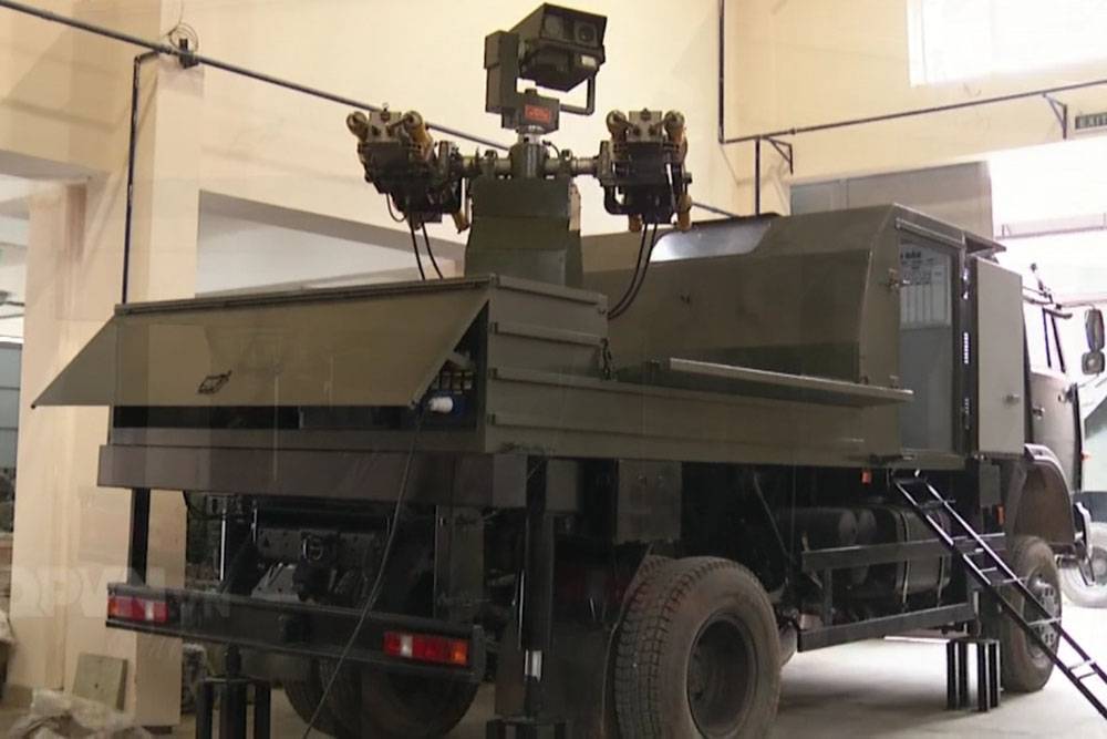 Появились первые фото ранее неизвестного комплекса ПВО на базе КамАЗа