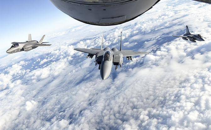 Война в воздухе: Авиация НАТО задавит Су и МиГи числом