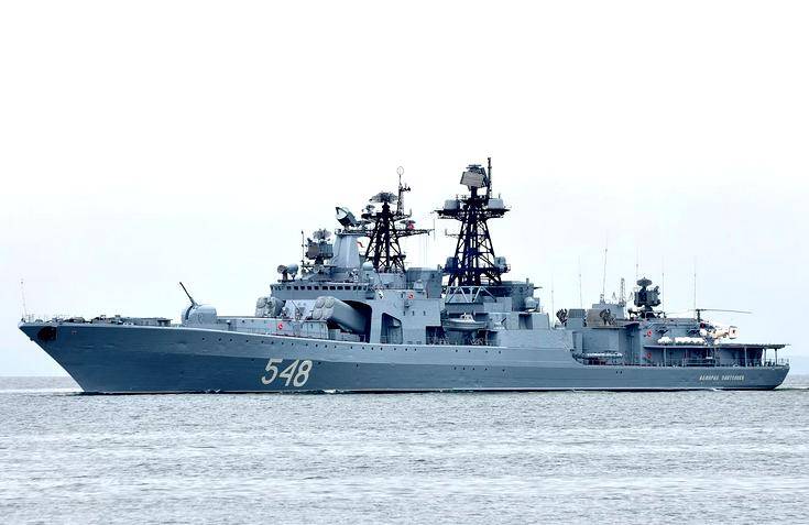 В Североморске горит большой противолодочный корабль «Вице-адмирал Кулаков»