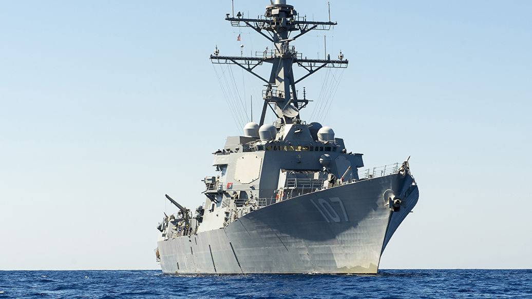 «Операция прикрытия»: обманный маневр США с эсминцами у границ России