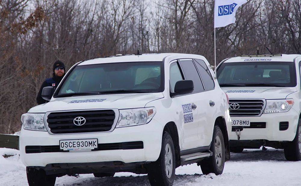 Наблюдатели ОБСЕ и ремонтная бригада попали под обстрел ВСУ на Донбассе