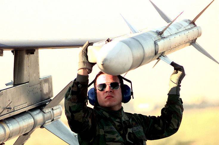 Индия показала обломки американской ракеты с пакистанских F-16