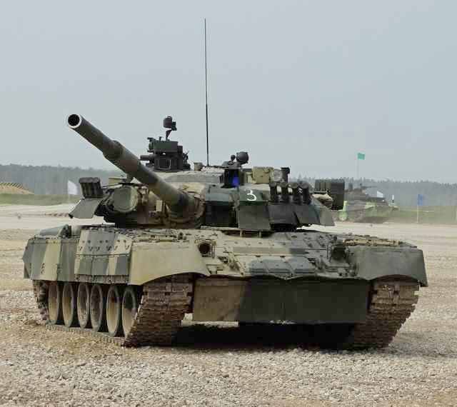 Легендарный "летающий" танк Т-80У мог стать основным в армии Индии