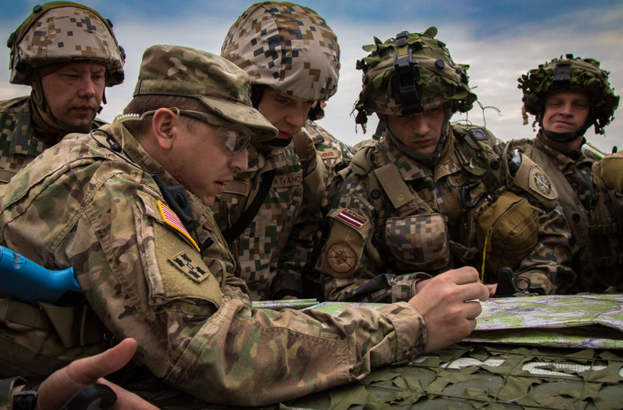 Инструктора НАТО готовят украинские войска к городским боям на Донбассе