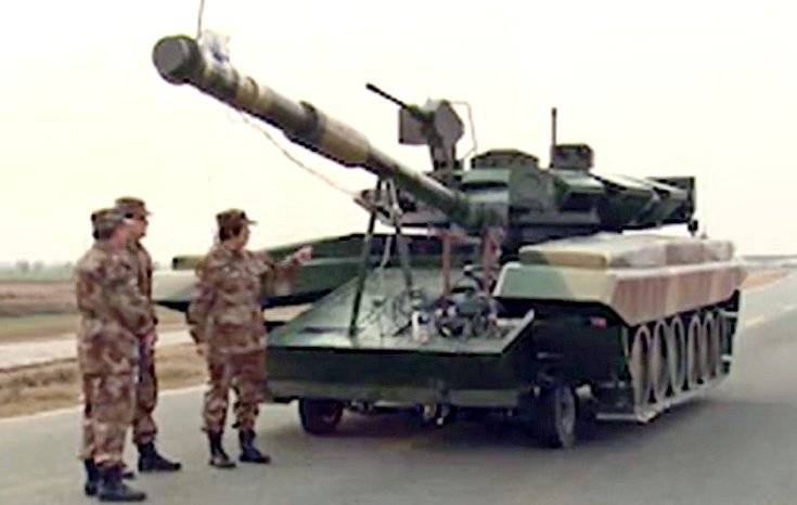 Зачем китайские военные тренируются уничтожать танки Т-90