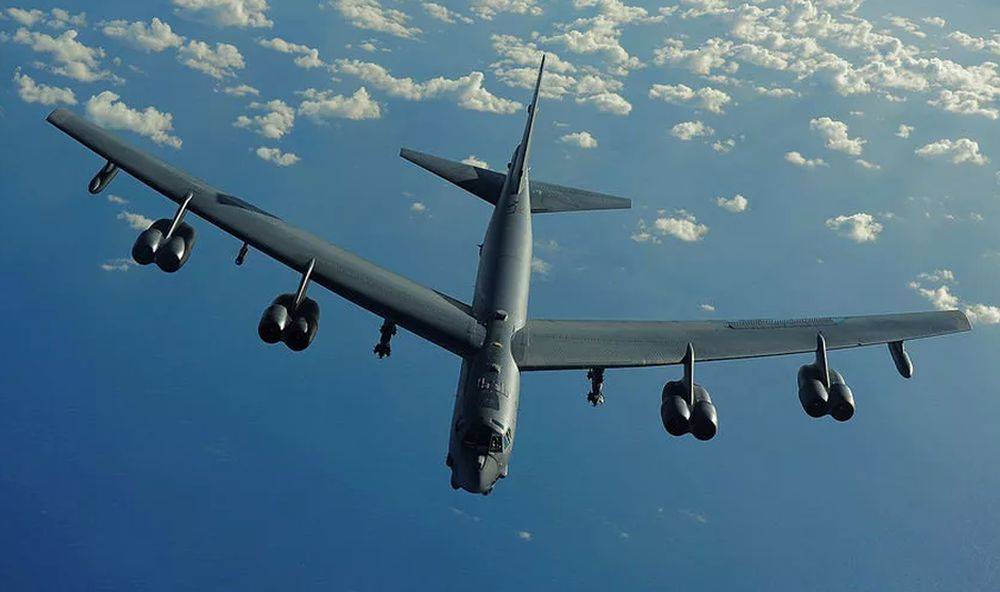 Американские В-52 дразнят Китай у спорных островов в Южно-Китайском море