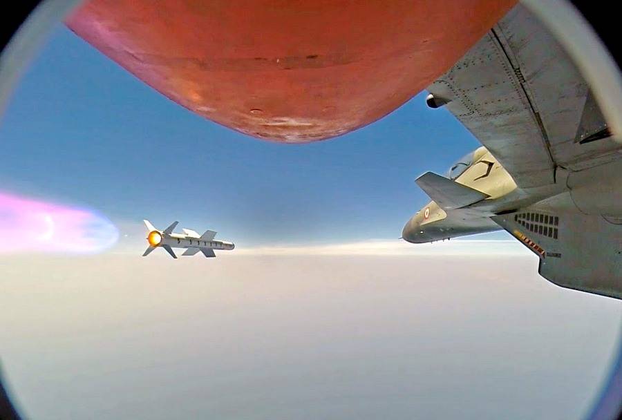 Как ракета индийского Су-30 могла сбить американскую AMRAAM