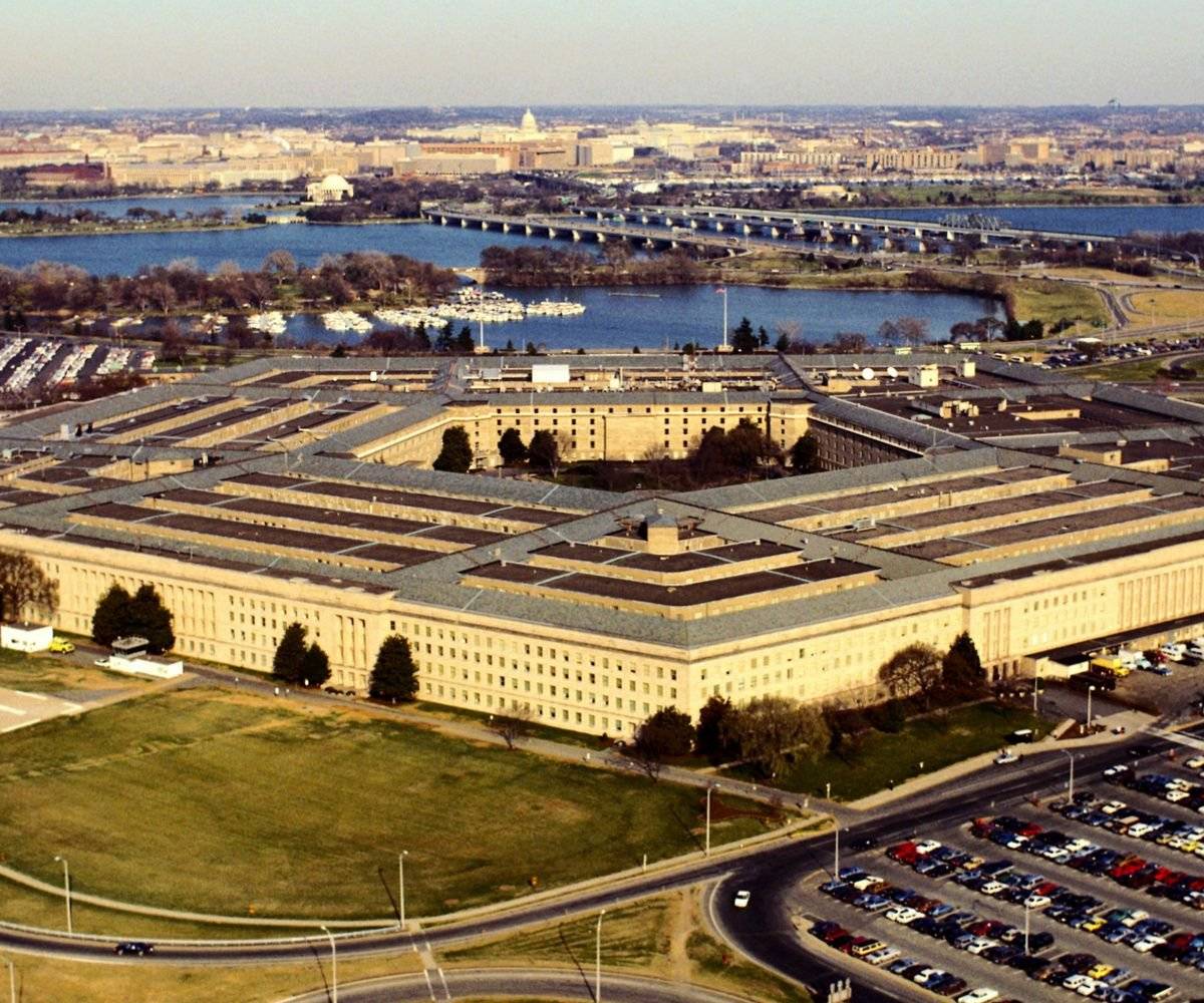 Пентагон навязывает гонку вооружений и признает отставание армии США