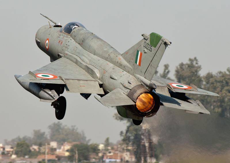 Китайские СМИ о бое МиГ-21 и F-16: ВВС Индии разработали блестящую тактику