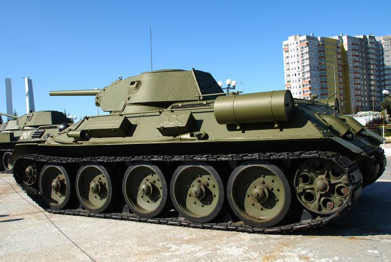 Почему Т-34 проиграл PzKpfw III, но выиграл у "Тигров" и "Пантер"