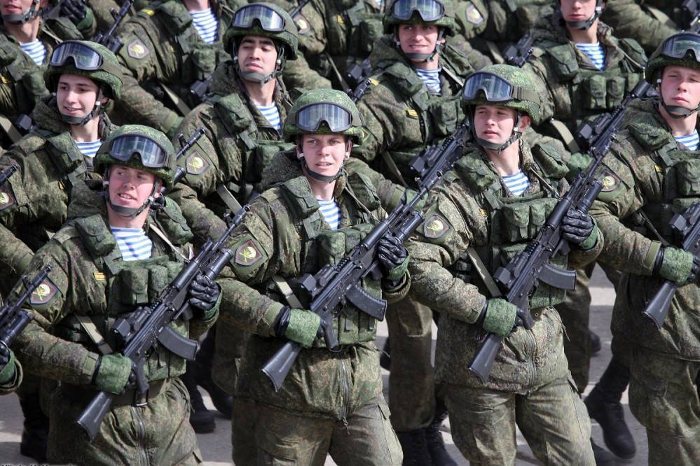 Как российская армия сама себя восстановить пыталась ... да не вышло