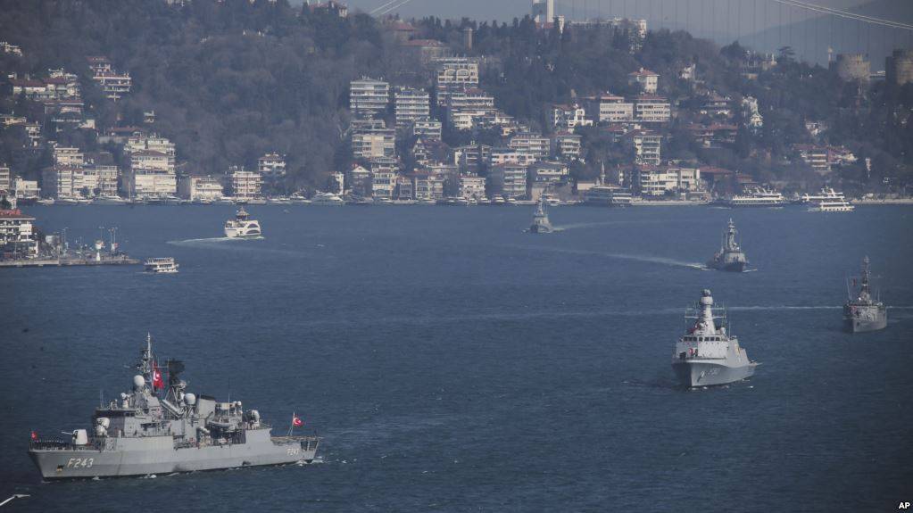 Турция развивает военное сотрудничество с Россией на фоне ухудшения отношений с США