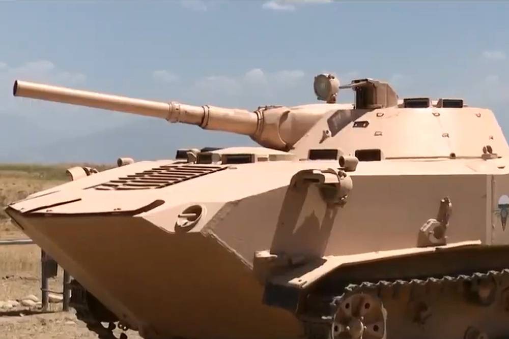 "Алюминиевые танки" в песках: Узбекистан продемонстрировал свои БМД-1