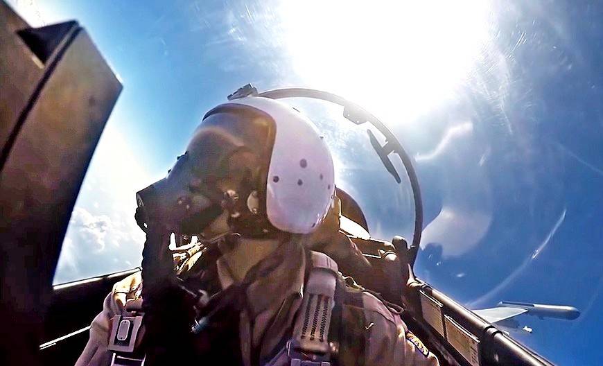 Лётчик ВКС России «поймал за хвост» украинский военный самолёт около Крыма